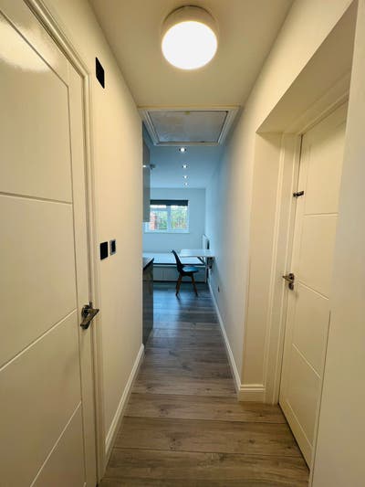 Annex Flat, Woodley, separate kitchen, entrance Main Photo