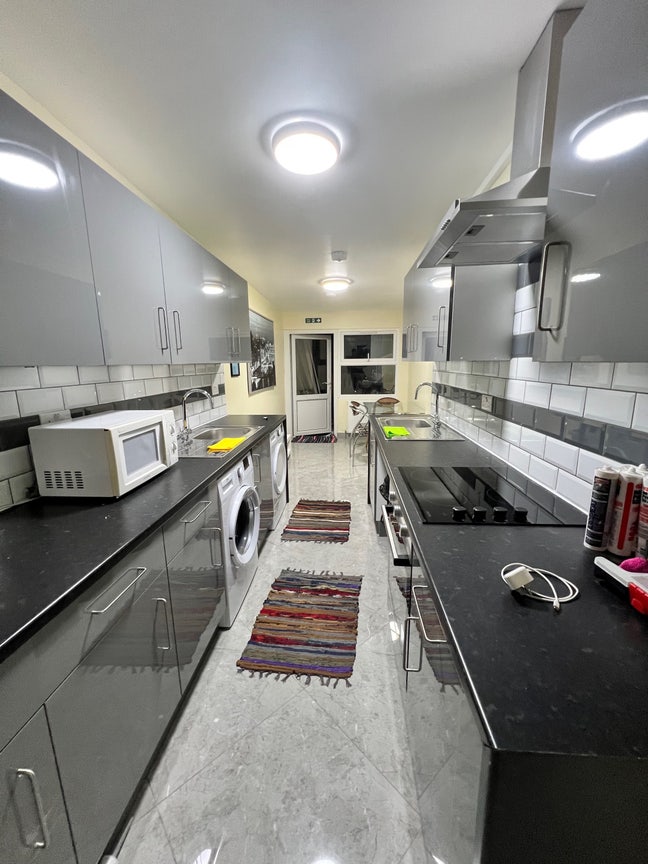 Single room /N22 Wood Green  Main Photo