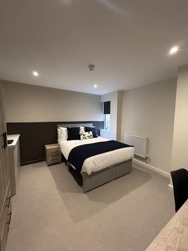 High End 7-bed HMO with En-Suites - 2 Room's Left! Main Photo