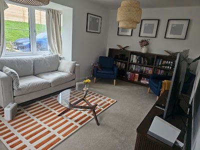 Spacious Room in New Build Home - Flexib Main Photo