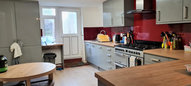 En-suite Pro-House-share  Main Photo