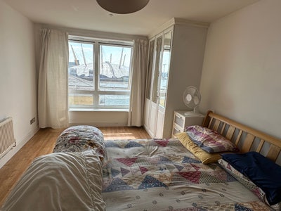 Spacious en-suite with stunning river views Main Photo