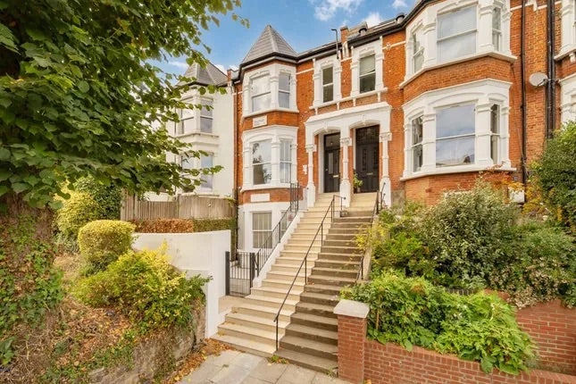 Stunning 3-Bed, 2-Bath Garden Flat – Prime West Ha Main Photo