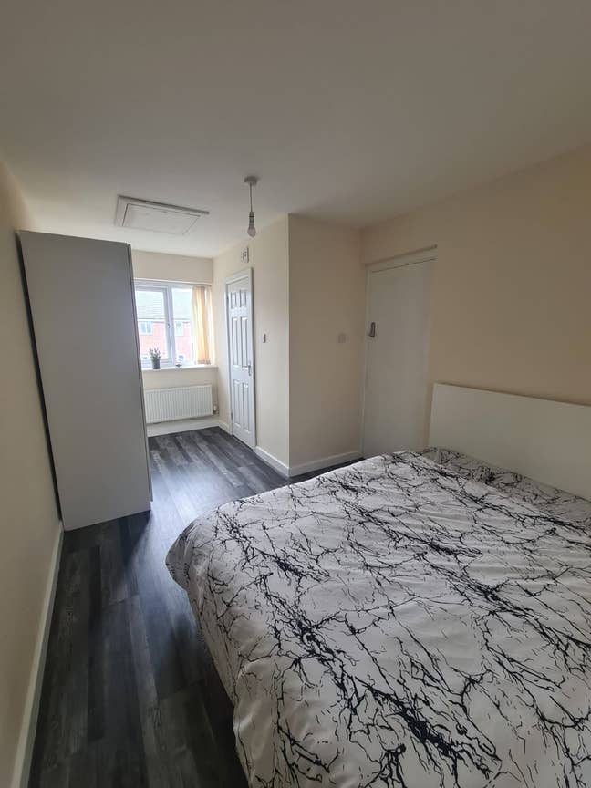 Brand New Fully Furnished Luxury En-Suite Rooms Main Photo