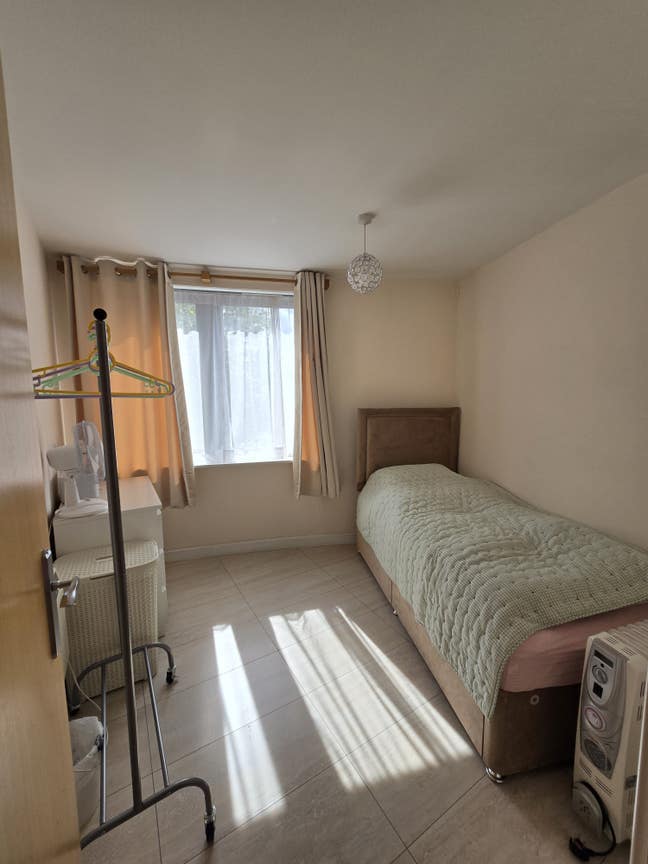 Furnished Cosy Room in Colindale, Available Now Main Photo