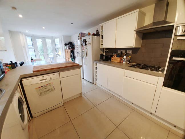 Elcot Avenue Peckham, London  Main Photo
