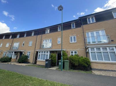 🏡Hampton Hmo - Ensuite Available Now🏡 Main Photo