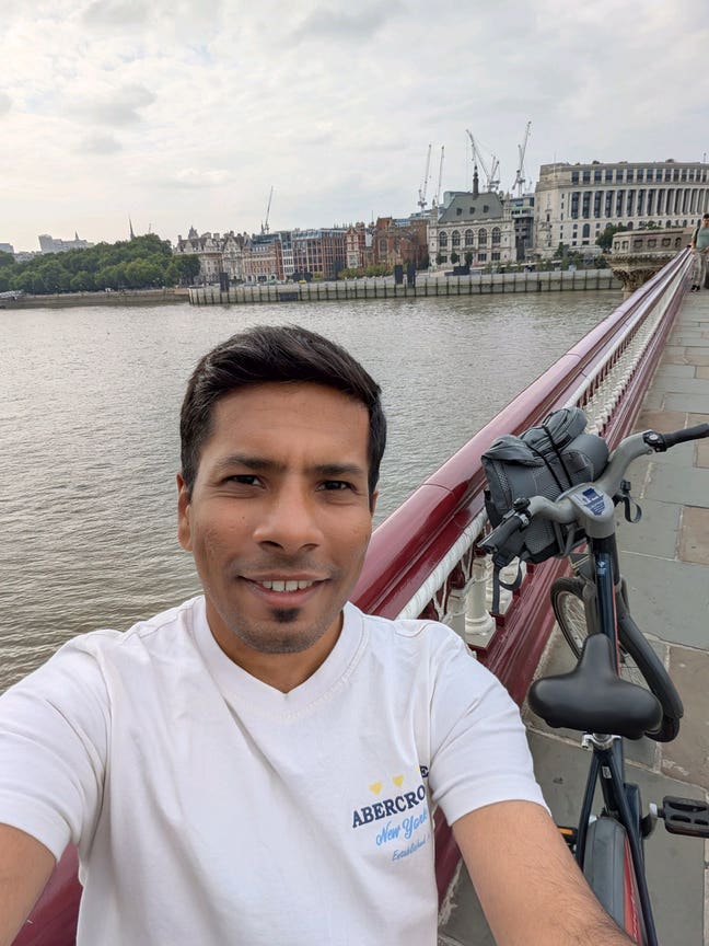 M29 - seeking bright room/ buddy-up Main Photo