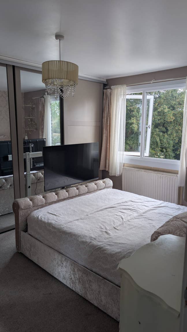 Friendly house share. Double room Main Photo