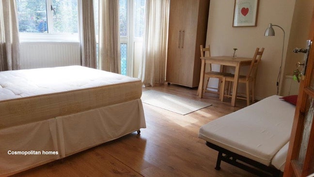 Whitechapel,E1,Large Double Room,Inclusive Bills Main Photo