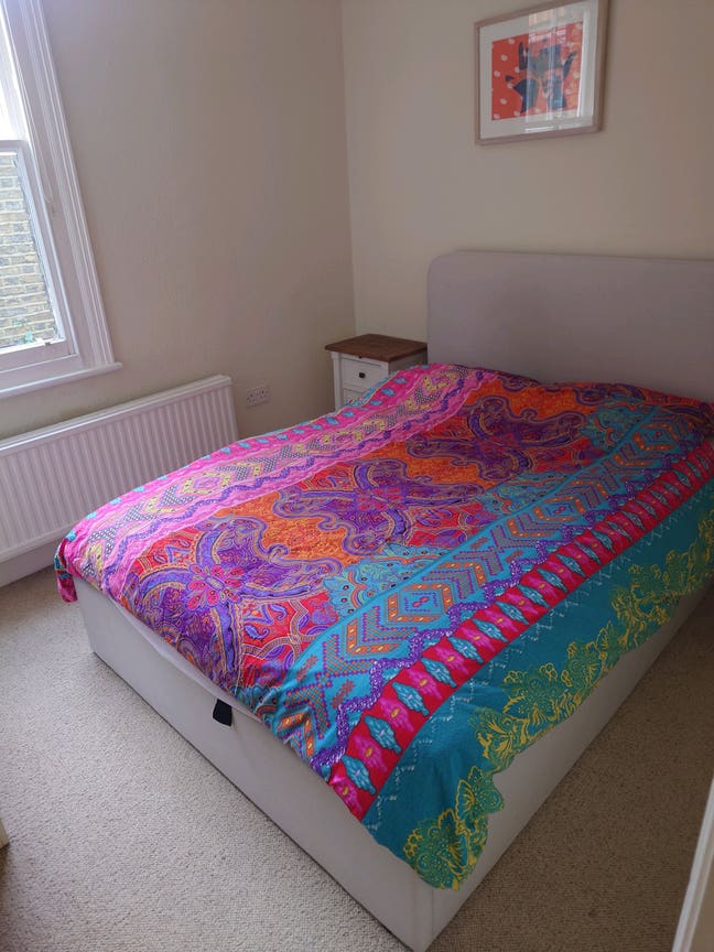 Small double bedroom  Main Photo