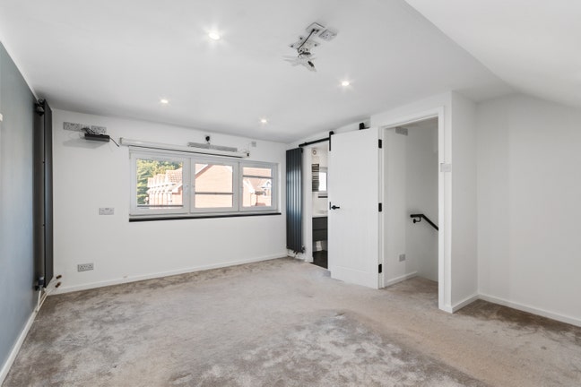 3 Bedroom House in Mitcham - Available Now Main Photo