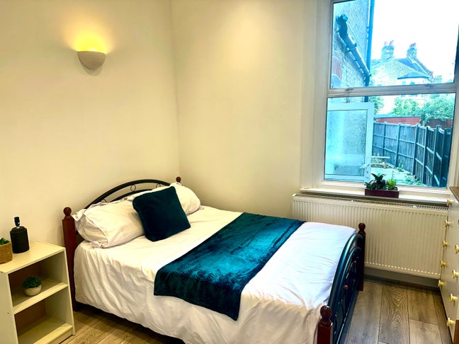 10k Stunning Brand new Property with Garden N17  Main Photo