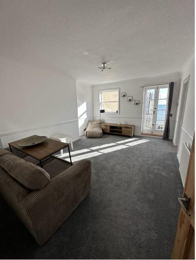 Large double in 2 br top floor seaview flat -Hove Main Photo
