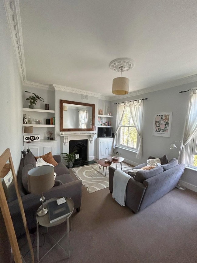 New flatmate for 2bed flat Clapham North  Main Photo