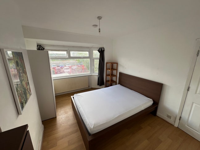 Double room, excellent location, 2 mins to station Main Photo