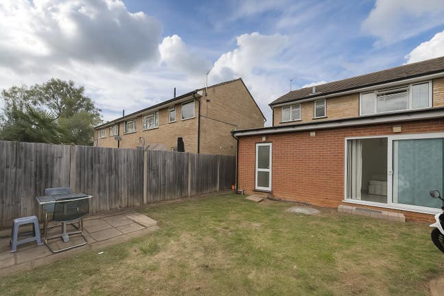 Bright Double Room to Rent – Ensuite, All Bills In Main Photo