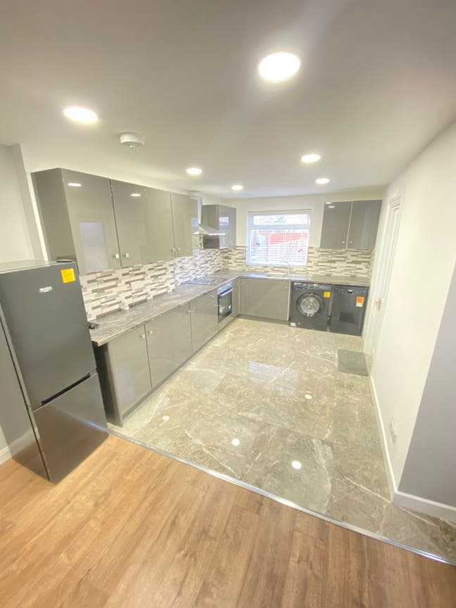 Comfortable Single Room to Let – Great Location  Main Photo