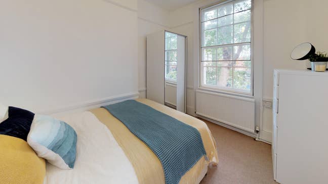 Great Double Bedroom right by Old street Main Photo