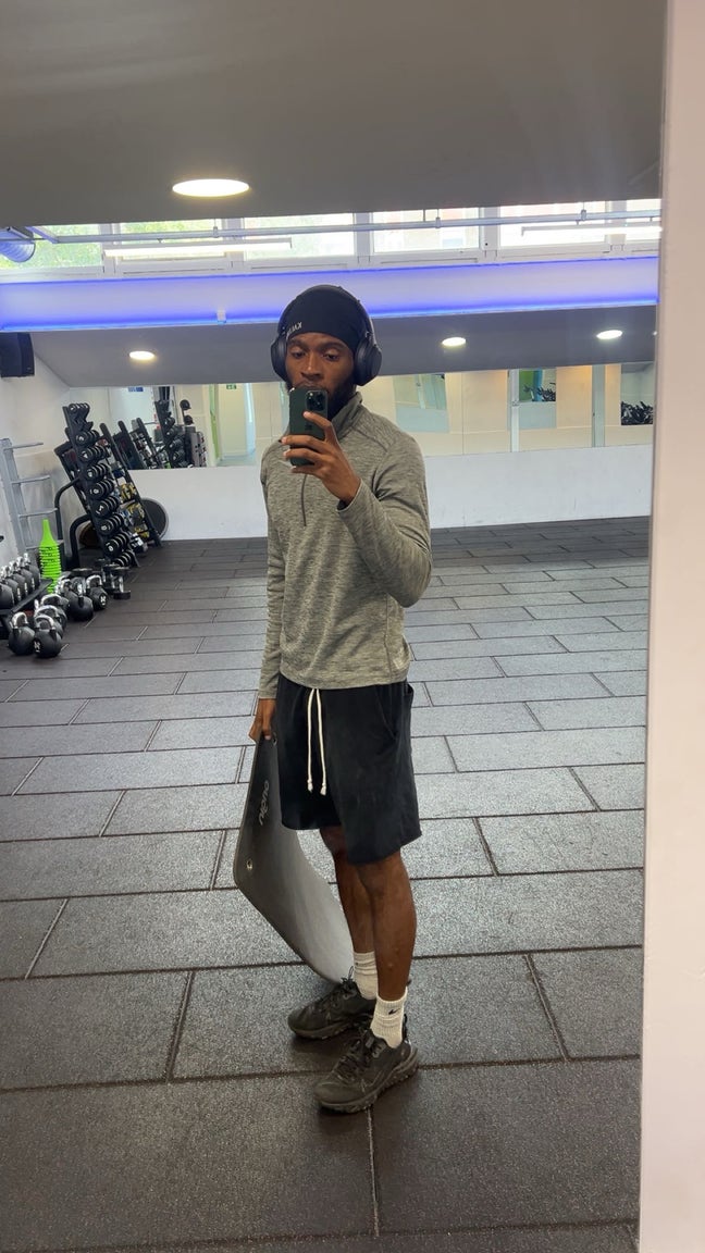 Professional Male seeks a double room Main Photo