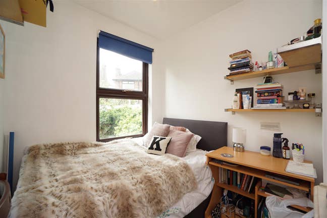 Two rooms in Heavygate Road Main Photo