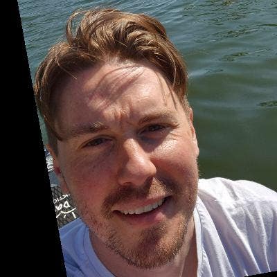 Professional Male seeks a double room Main Photo