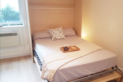 Charming Kings Cross Studio- Water & Wifi Included Main Photo