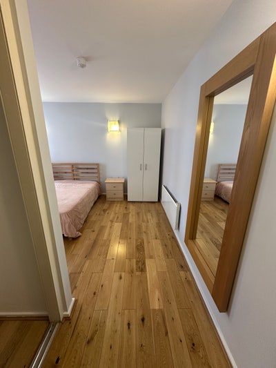 Huge Ensuite Room In Prime E14 Area Blackwall DLR Main Photo