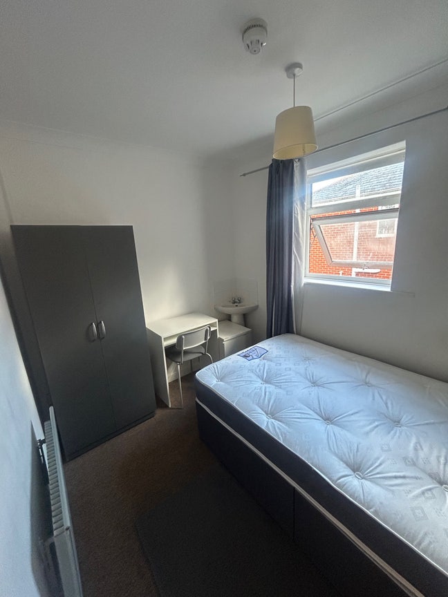 Double Room - Near General hospital  Main Photo