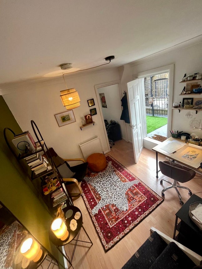 1 Bed apartment in east london, all bills included Main Photo
