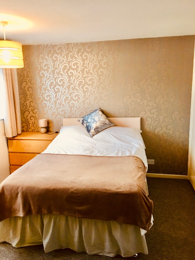 Large Double Room  Main Photo