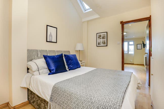 Lovely Ground Floor En Suite Studio Near ActonTown Main Photo