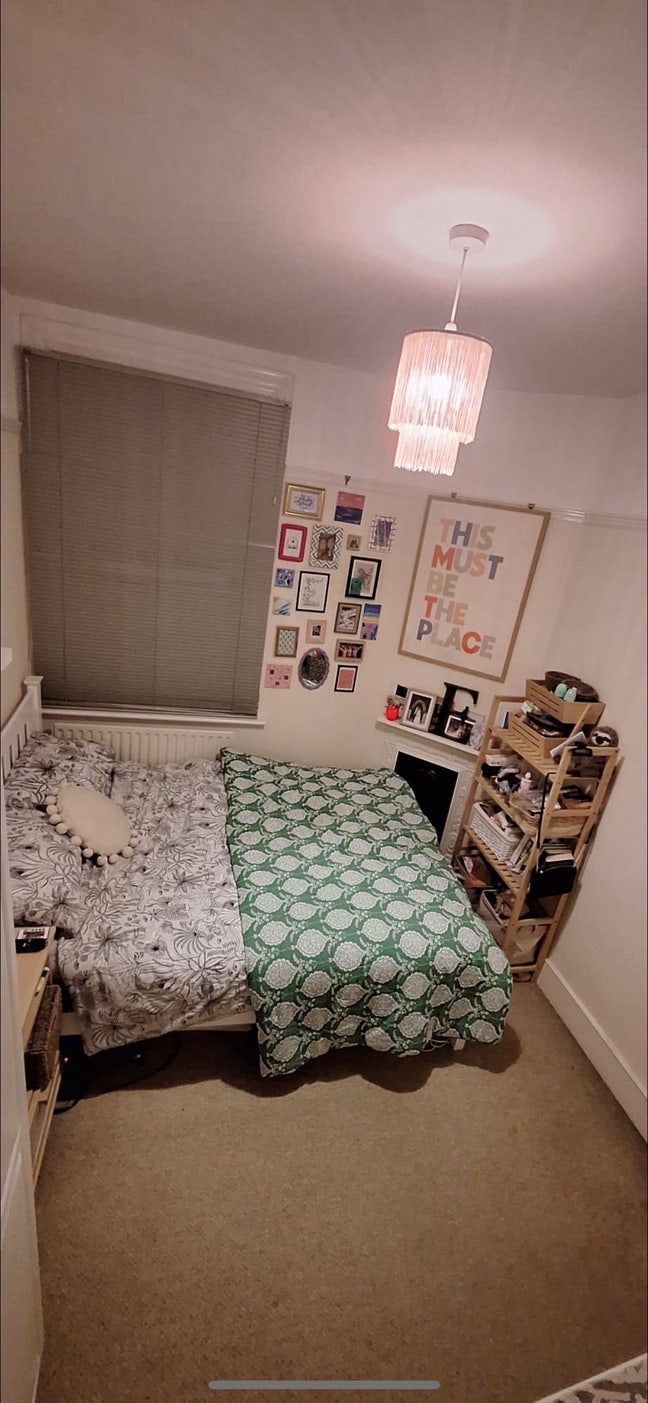 Double room in large 2 bed Earlsfield flat Main Photo