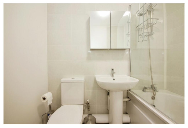 Tottenham Hale flat  Main Photo