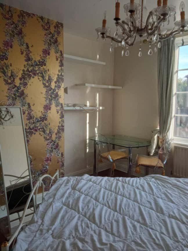 Large room in cosy flat Main Photo