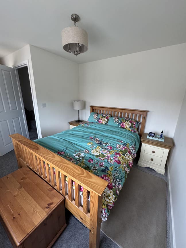 Private Double Room + Ensuite & Parking, Bills In Main Photo