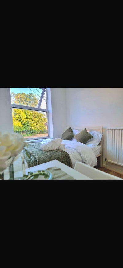 En-suite double room in Luton  Main Photo
