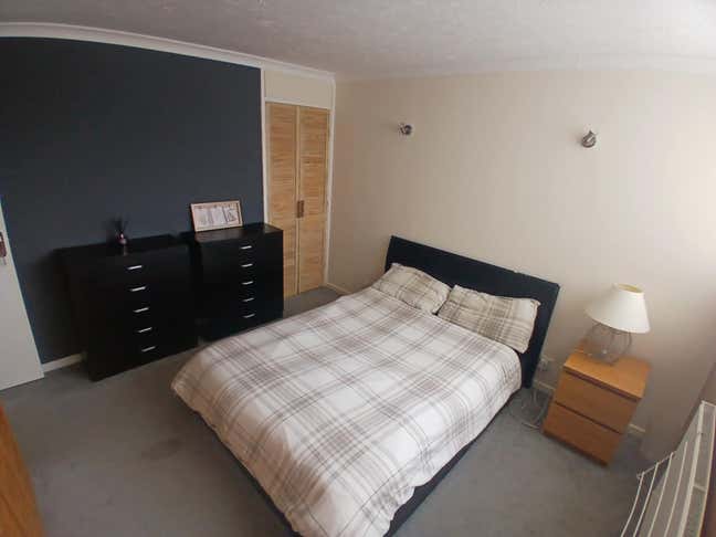  Stunning Double Room in clean home- £100 deposit Main Photo