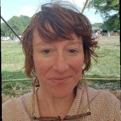 Professional Female seeks a double room Main Photo