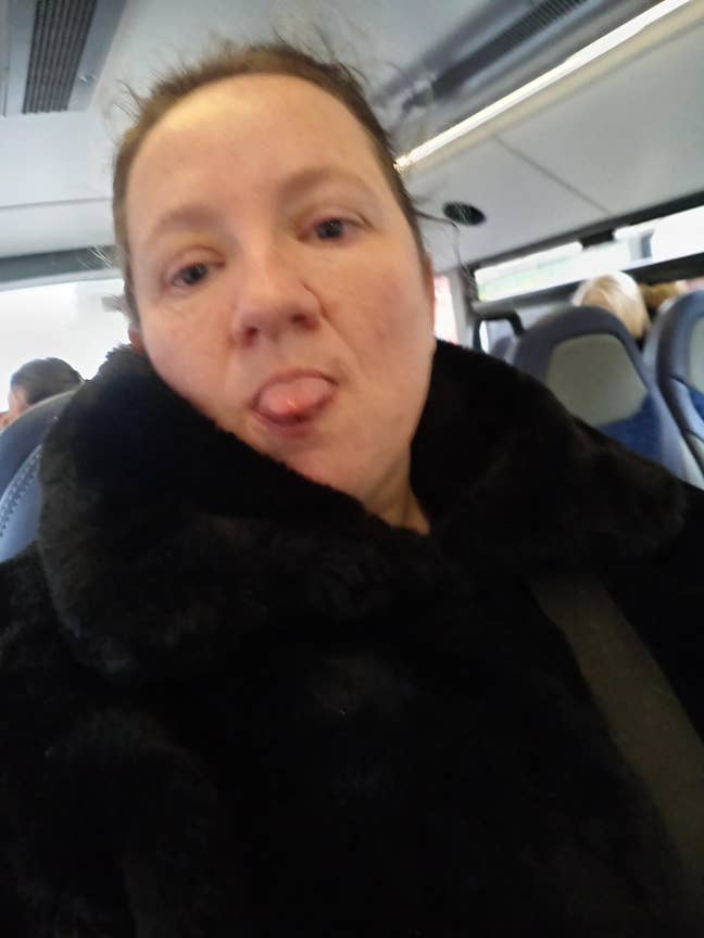 Professional Female seeks a single or double room Main Photo