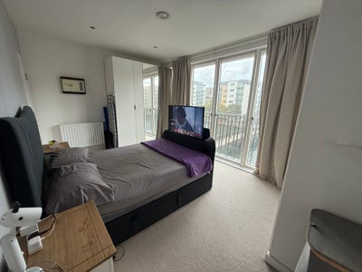 En-suite room in a 2 bedroom shared flat Main Photo