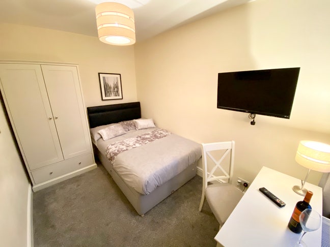 Double Room - Superb Location! Main Photo
