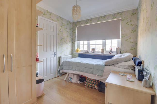 Low cost accommodation in Wickford SS12 Essex Main Photo