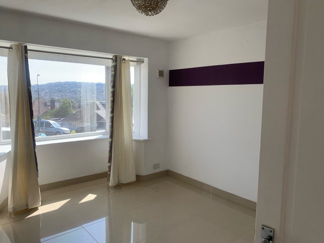 Bright Spacious room 13sqm  Main Photo