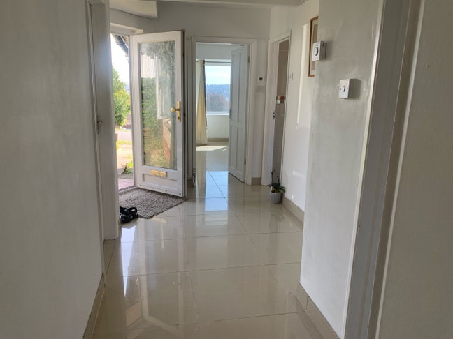 Bright Spacious room 13sqm  Main Photo