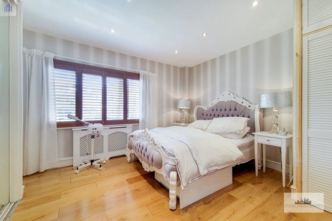 En-Suite Double Room in Luxury Canary Wharf Flat Main Photo
