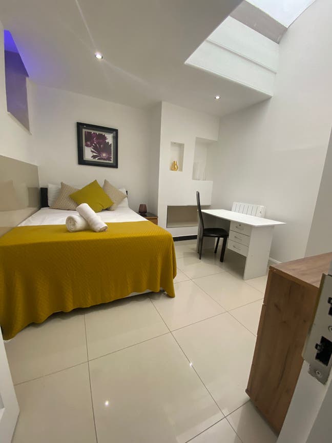 🌟Two  Double Rooms in Elegant flat 10 months Min  Main Photo