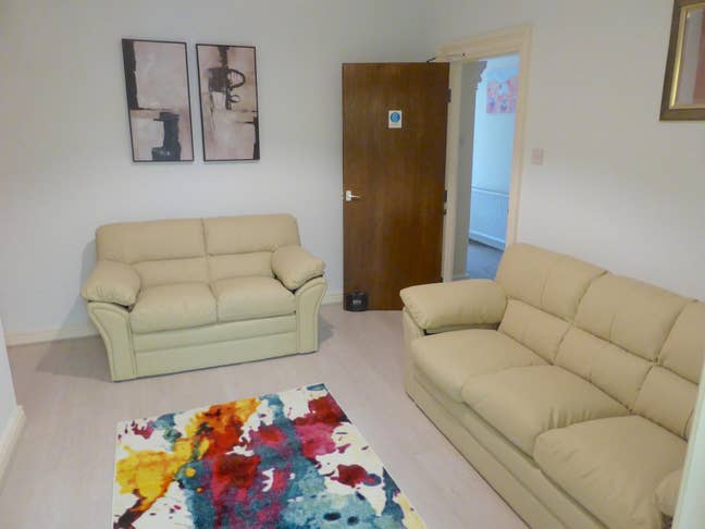 Single Room in Prime Town Centre Location Main Photo
