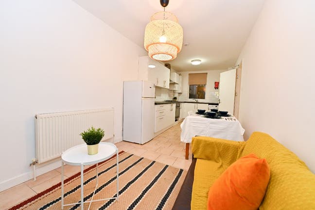 4 X Rooms available , N7, 2 Min to Station Main Photo