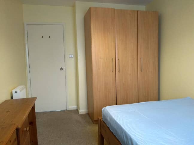 DbleRm-Nr Business Pk (Ocado) Spacious-Clean/tidy Main Photo